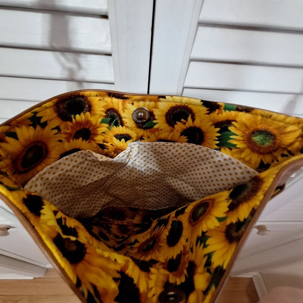 NeeJee Wear Crossbody Bag Purse Brown Sunflower Print Clutch Face Mask Handmade